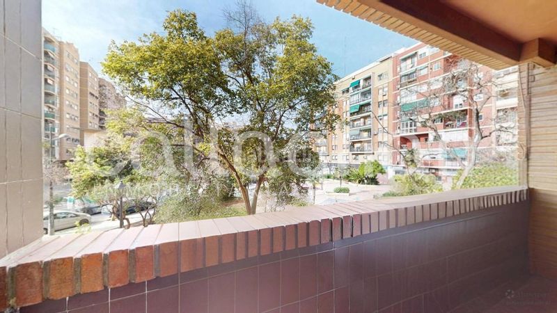 Foto 915ef21a-b845-4e3b-96ed-2c4a27dc05ee. Pis a L´Amistat Valencia