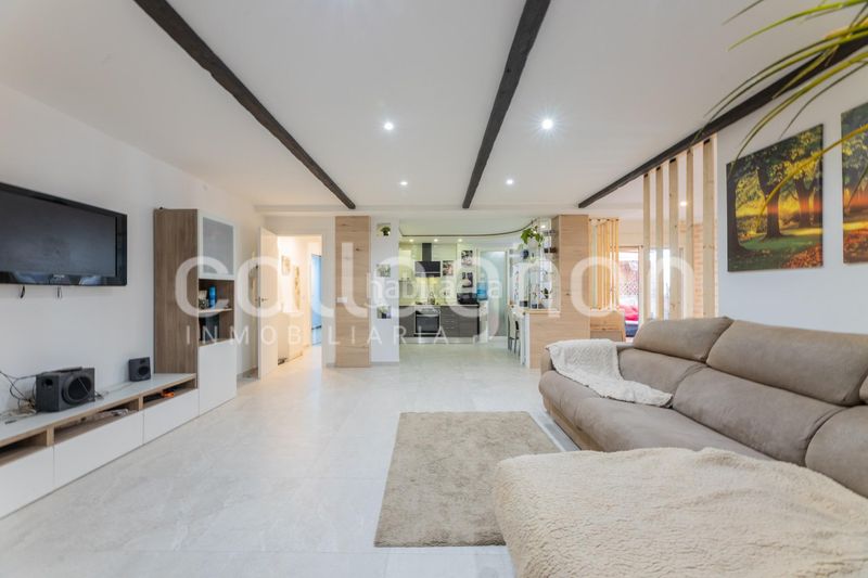 Foto 908f4ac0-8d3b-49b0-bb80-868f24db1846. Piso  reformado en calle lebón en La Creu del Grau Valencia