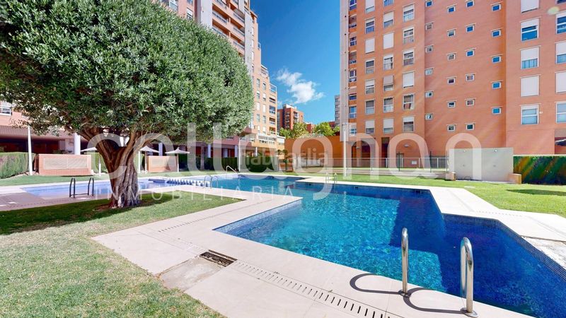 Foto b977fb8f-c963-481d-b247-9607e3382d1d. Pis amb aparcament piscina a Sant Pau Valencia