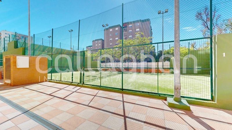 Foto e3b066de-b162-43fc-8147-25ce4fb2a5de. Pis amb aparcament piscina a Sant Pau Valencia