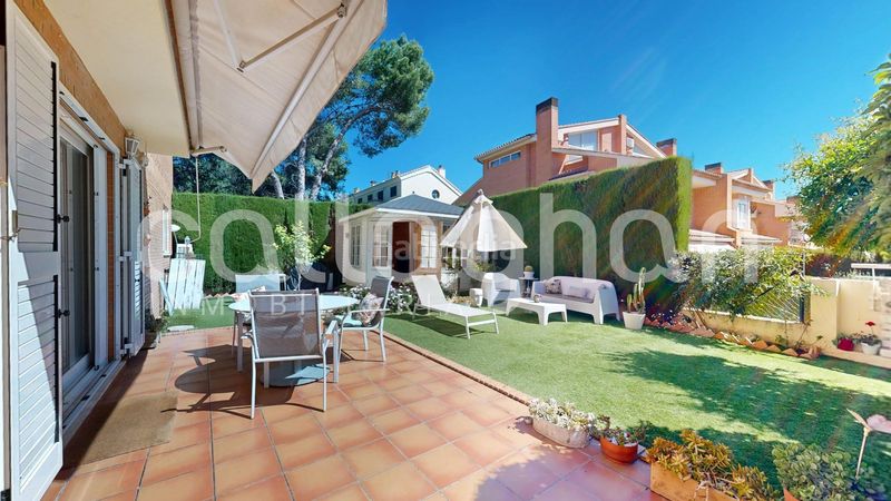 Foto eecbc8f9-d33d-41ce-a608-be184241e769. Planta baixa amb aparcament piscina a Massarojos Valencia