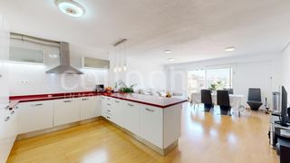 Pis a Rocafort. Magnífica vivienda reformada en rocafort, luminosa y con excelen