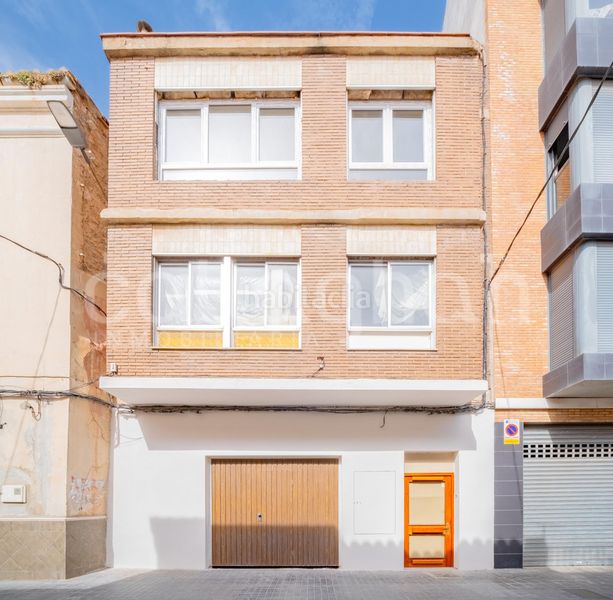 Foto 55770362-1eaa-40d6-881c-f93f94bdc9ea. Edificio in Centro Burriana