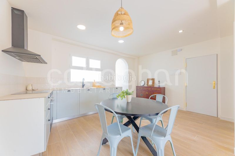 Foto a4d4e300-1270-4ef9-a88b-250b1a050459. Edificio in Centro Burriana