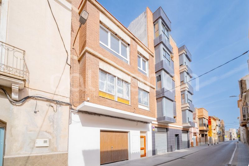 Foto b9540189-7937-43e6-a47e-6f8dec2d690c. Edificio in Centro Burriana