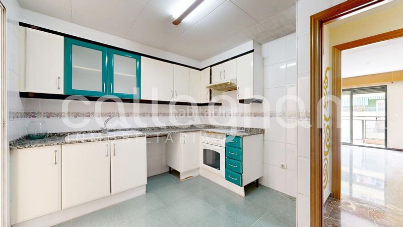 Piso amplia vivienda con terraza y garaje opcional en patraix, excelente ubicación en Valencia - Imagen 10