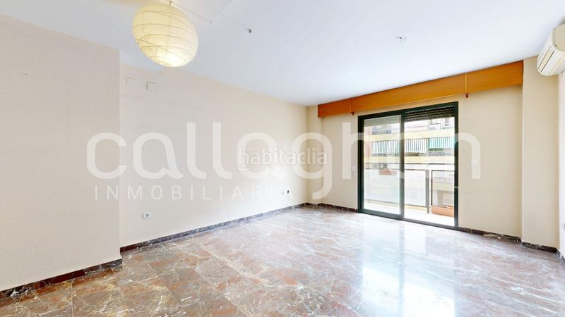 Piso amplia vivienda con terraza y garaje opcional en patraix, excelente ubicación en Valencia - Imagen 3