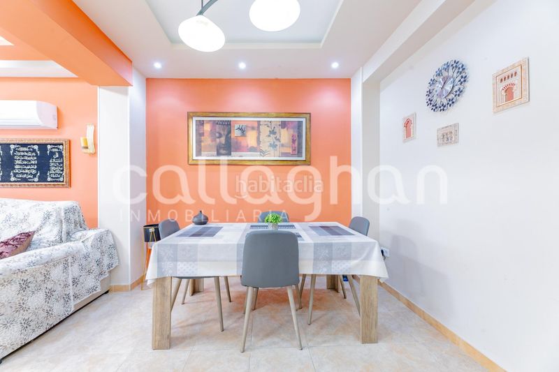 Foto df034ee2-e874-4ba0-9f1d-efc469039f57. Pis a Silla