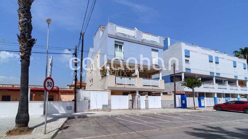 Foto 4293f895-6e1f-450d-bc8c-83b5e8448b80. Casa aparellada a Chilches