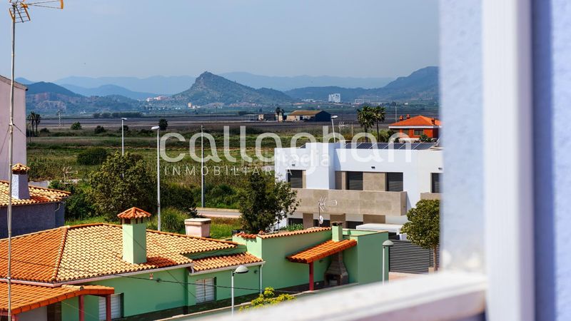 Foto 6ad0b911-4ea6-45a5-98f7-aff3eeb23d30. Casa aparellada a Chilches