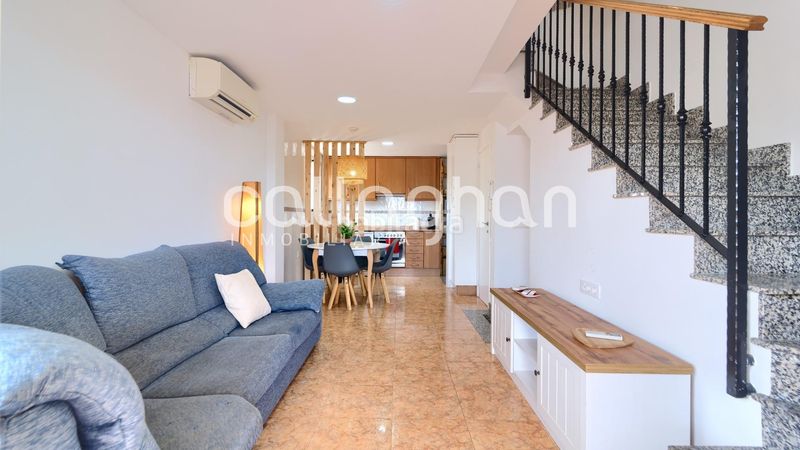 Foto a70a01e4-0bd6-4189-8307-221c4bc8332b. Casa aparellada a Chilches