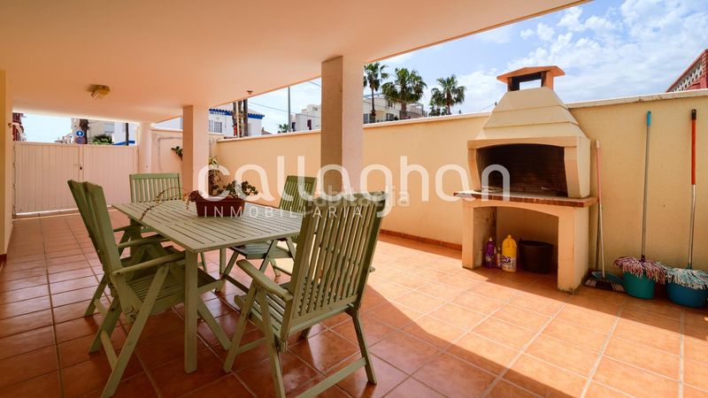Foto ad13eaf6-e9ea-4d1d-b0c3-84bb2ebc6280. Casa aparellada a Chilches