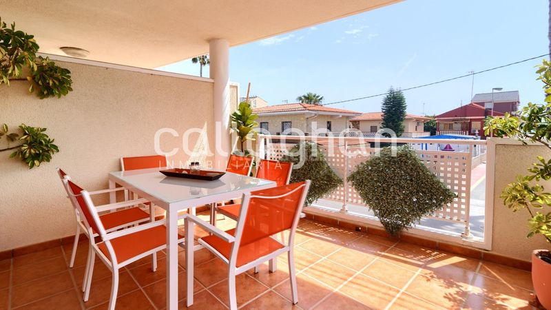 Foto b22fb0d0-95cc-4ebf-9cc3-c8a547d54b79. Casa aparellada a Chilches