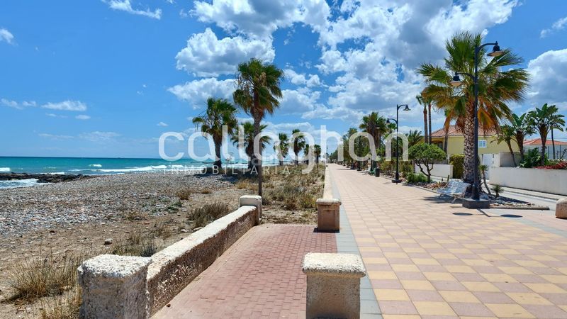 Foto c7bbc754-cba9-4134-a1ef-4173b68751bd. Casa aparellada a Chilches