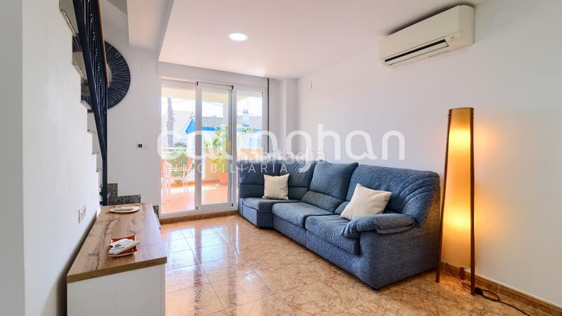 Foto f4bd4d6c-839a-462f-97a9-3568f7314bb1. Casa aparellada a Chilches