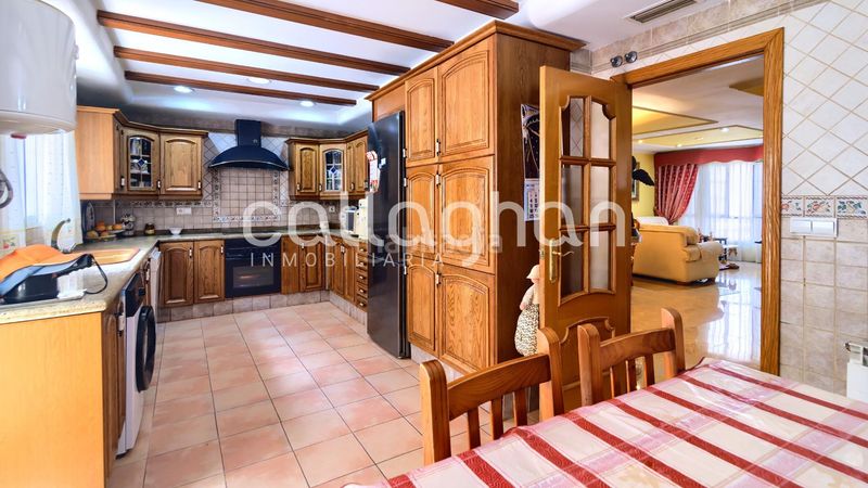 Foto e4cbbec0-9b86-4a81-be6a-a5991f9339cd. Casa adossada amb calefacció aparcament a Sedaví