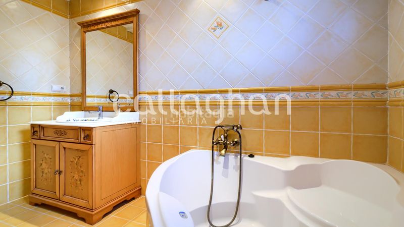 Foto e9d13b33-d71b-4c50-b456-9b41c42f5ec8. Casa adossada amb calefacció aparcament a Sedaví