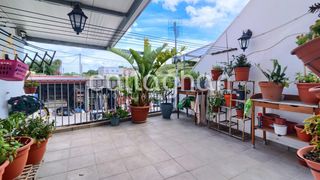 Flat  Calle virgen lujan. Amplia vivienda en pedralba con vistas despejadas