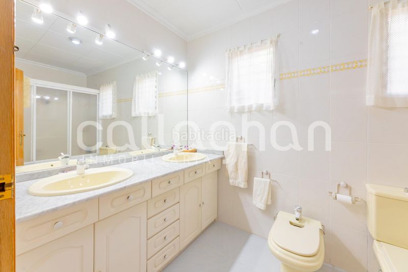 Foto aeca470f-8993-44a1-855a-7e0410129728. Casa adossada amb calefacció aparcament a Massanassa