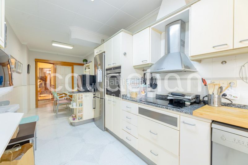 Foto deafe138-1f5a-4589-be4a-7b09e19c4854. Casa adossada amb calefacció aparcament a Massanassa