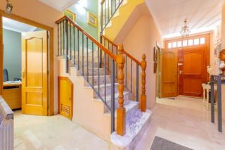 Casa adosada  Calle mayor. Magnífica casa de pueblo adosada de 250 m2 con patios, terraza,