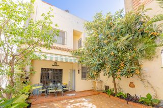 Reihenhaus  Calle mayor. Magnífica casa de pueblo adosada de 250 m2 con patios, terraza,