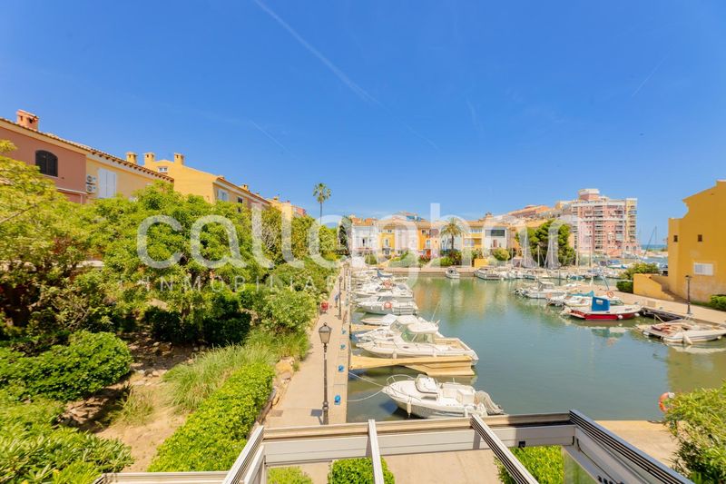 Foto 407e628c-3da3-4911-a537-4e4cc23464c0. Casa adossada amb aparcament a Port Saplaya Alboraya
