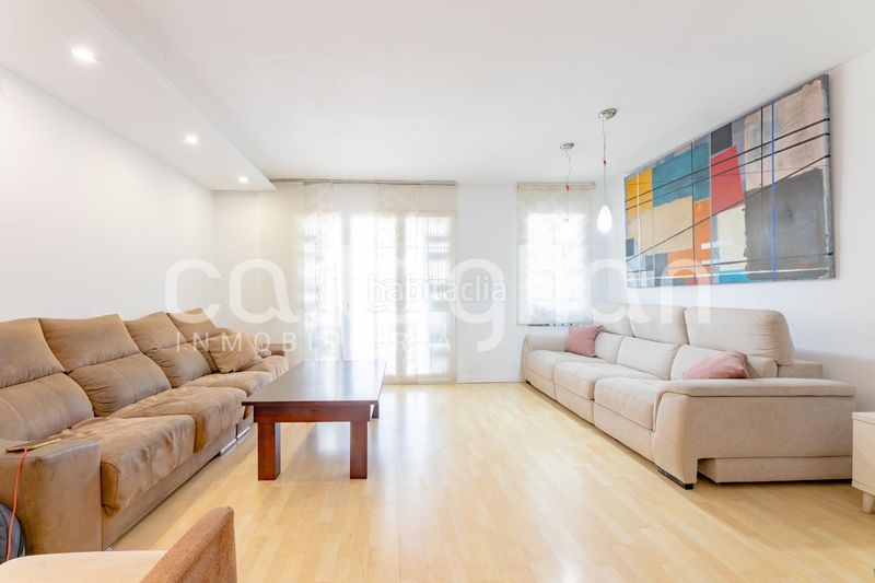 Foto a8a7d2cb-a49f-4a05-873c-aa975f0a1ab7. Casa adossada amb aparcament a Port Saplaya Alboraya