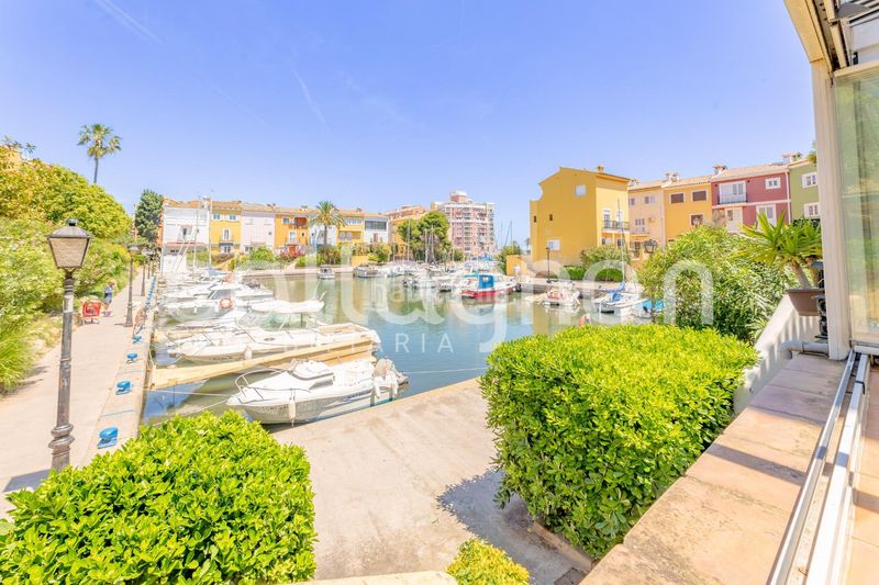 Foto c2ca57ef-dcf2-4d02-bb7c-3a5987c8511f. Casa adossada amb aparcament a Port Saplaya Alboraya