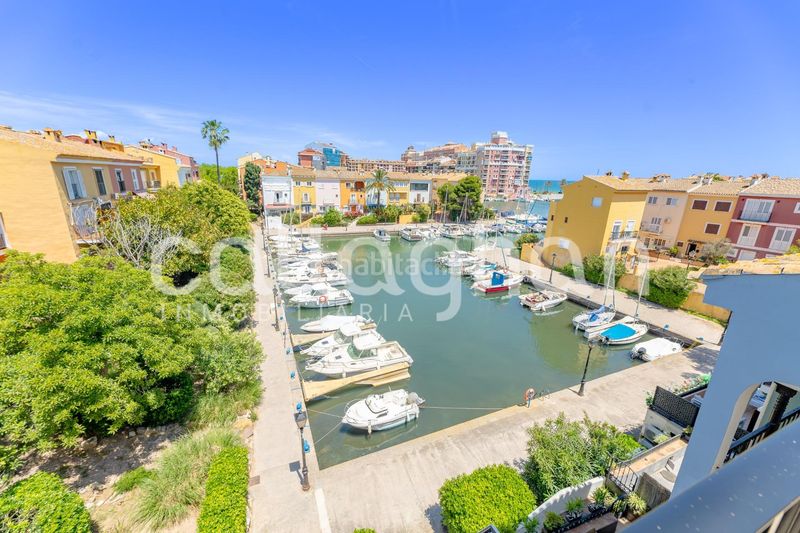 Foto d996c453-ed5d-4ac4-b281-812e8c3e8d0f. Casa adossada amb aparcament a Port Saplaya Alboraya