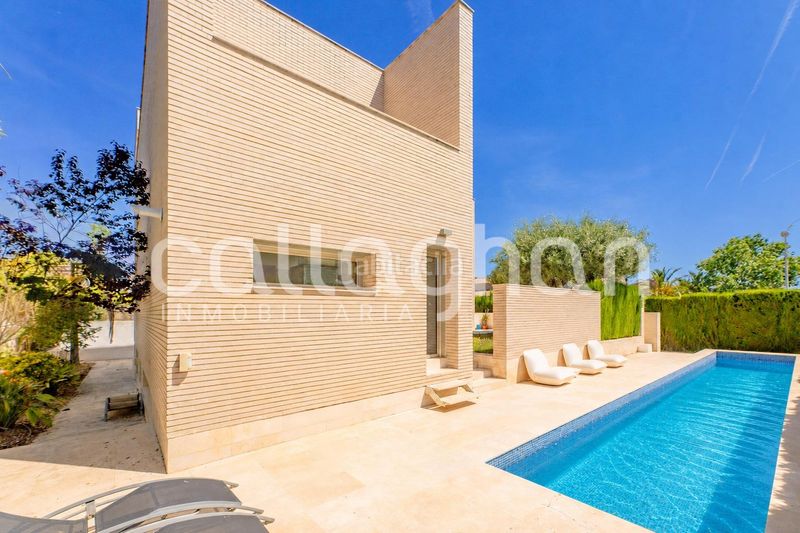 Foto a18fc11a-80df-44ac-9d77-89951c2bb648. Xalet amb aparcament piscina a Godella