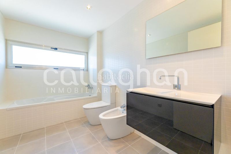 Foto ee6cbefd-1449-4612-ae9e-926768e060f5. Xalet amb aparcament piscina a Godella