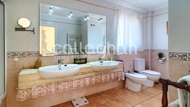 Foto 4e4bac0e-b1f3-4a8c-9724-a4c8ddb4d76c. Xalet amb aparcament piscina a Polinyà de Xúquer