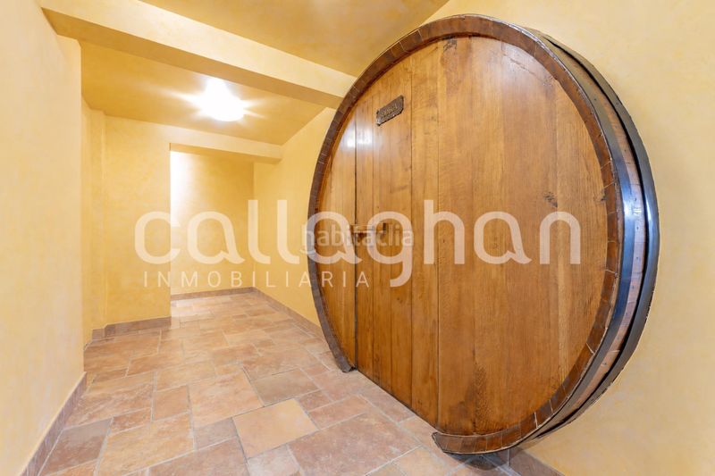 Foto 49a4f686-2bb1-4329-a595-730842b8bd7c. Xalet amb calefacció aparcament piscina a Centro-El Castillo Sagunt