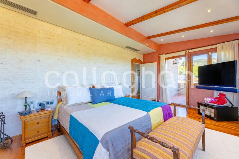 Foto fda033c6-6106-4fa7-b3e8-09409c7a549e. Xalet amb calefacció aparcament piscina a Centro-El Castillo Sagunt