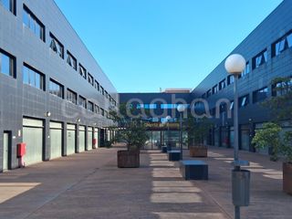 Bureau  Camino vereda sud. Oficina premium a estrenar en el centro de negocios sur de benip