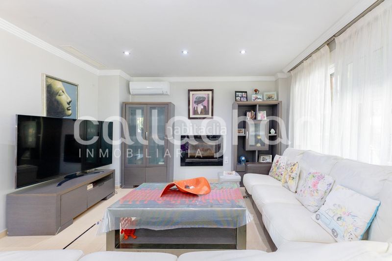 Foto d2022a6d-a87d-4a61-9cb0-7431e27a9560. Xalet amb aparcament a Urbanizaciones Llíria