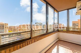 Flat  Calle blasco ibañez. Luminosa y con vistas despejadas en una de las principales aveni
