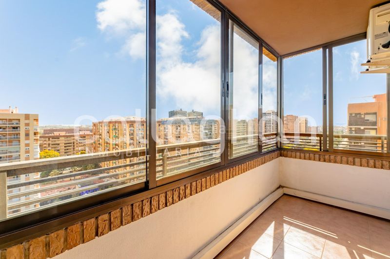 Foto e5560c0c-7b1a-4466-9602-48984ca942f0. Pis amb calefacció aparcament a Ciutat Jardí Valencia