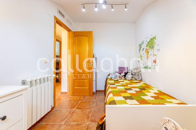 Foto c695b144-1ef7-4e80-b2d0-6257fdbf6ee7. Casa adossada amb calefacció aparcament piscina a Sagunt