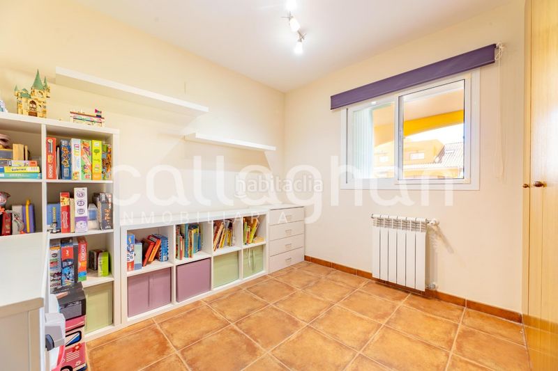Foto d75115ee-9d16-4b90-8a3a-cdd043f1df0c. Casa adossada amb calefacció aparcament piscina a Sagunt