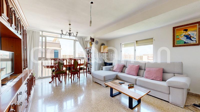 Foto bfcdb07a-c63d-44b6-b4fa-26c97bb8136a. Àtic a Malilla Valencia