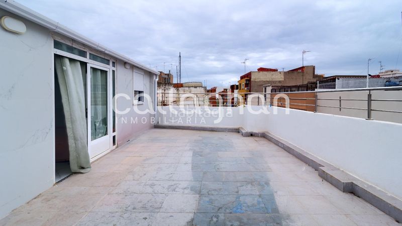 Foto c7aadf28-38ee-4400-aabd-79a2c54813fa. Pis a Centro puerto Sagunt