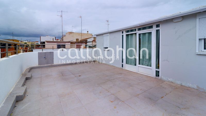 Foto c90a952d-9796-4c4c-a4c7-bd78c4d6b034. Pis a Centro puerto Sagunt
