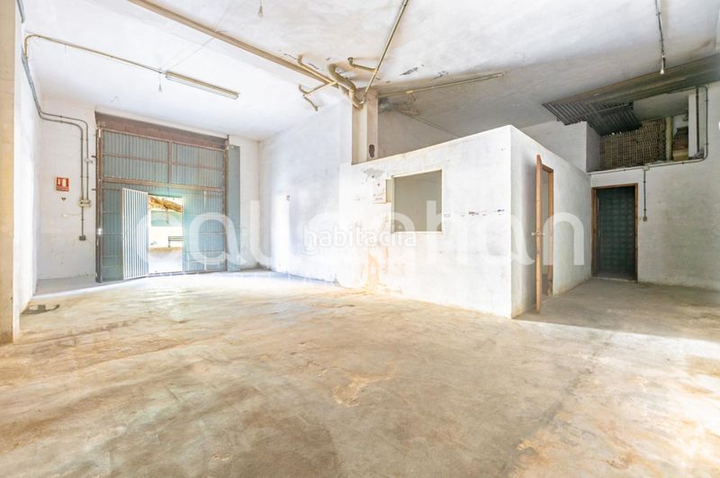 Foto 66932a3c-5615-4162-8937-329f98c375b3. Local comercial a Safranar Valencia