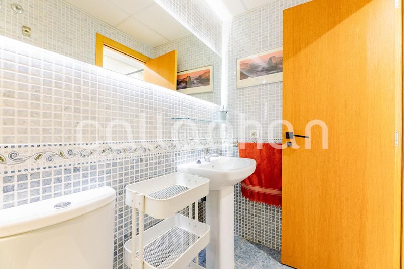 Foto d65b9661-6fd6-4962-a731-a26b029d92d6. Pis amb calefacció aparcament a Benetússer