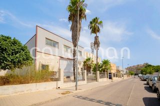 Capannone industriale  Avenida fusters. Nave industrial y comercia en rentabilidad