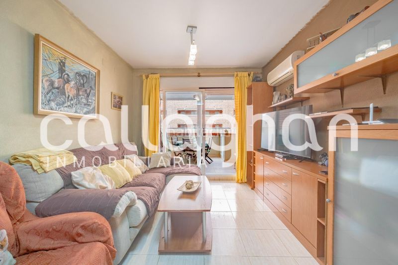 Foto 5d34dbbe-ac9b-494e-8ddc-4dfb8b9efec7. Pis amb aparcament piscina a Playa Coral - Torremar Oropesa del Mar