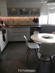 Appartamento in Calle san carlos. Ref. 4289 oportunidad de piso amueblado con plaza de garaje y tr