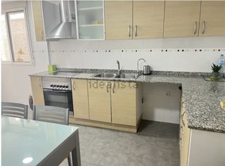 Etagenwohnung  Avinguda ausias march 24. Piso seminuevo con garaje